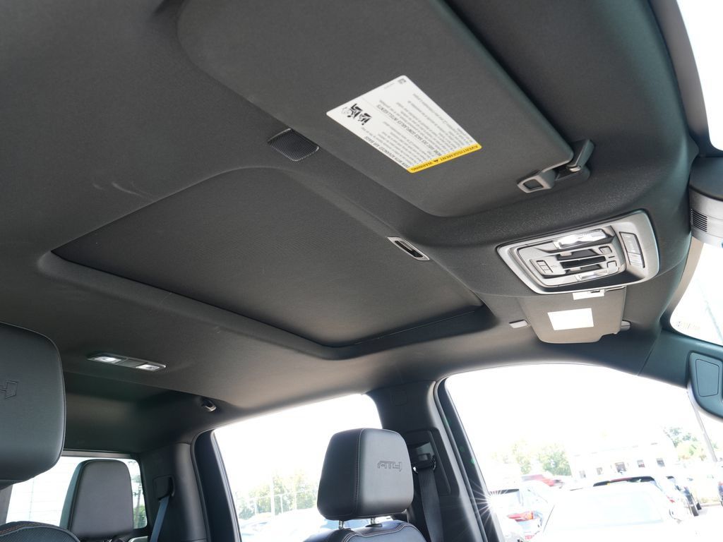 Used 2024 GMC Sierra 2500 AT4 w/ AT4 Premium Plus Package AWD/4WD image 15