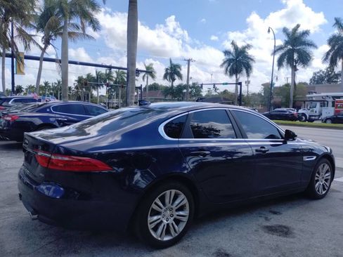 Used 2017 Jaguar XF Premium RWD image 11