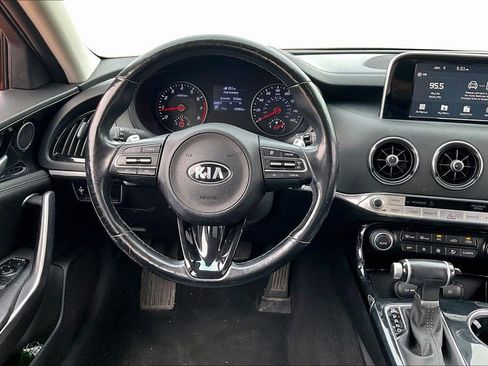 Certified 2019 Kia Stinger image 5