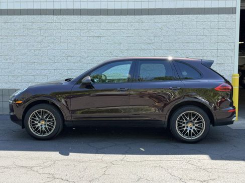 Used 2018 Porsche Cayenne AWD/4WD image 13