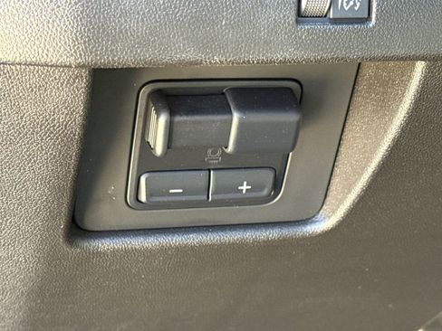 Used 2025 Chevrolet Colorado ZR2 w/ Technology Package AWD/4WD image 22