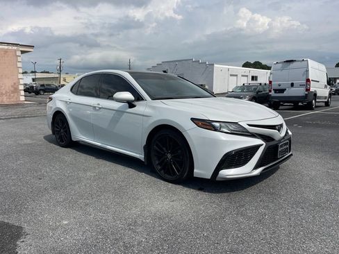 Used 2021 Toyota Camry XSE FWD image 7