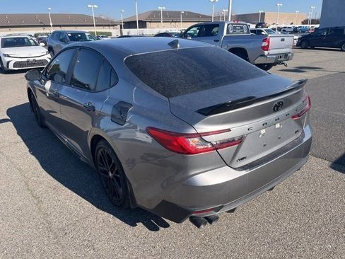 Used 2025 Toyota Camry SE image 7