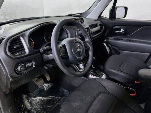 Used 2022 Jeep Renegade Latitude image 9