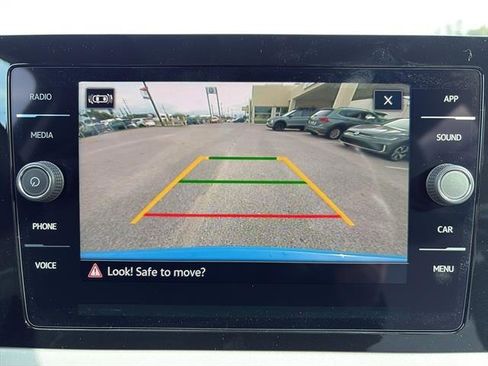 New 2026 Volkswagen Taos SE image 20