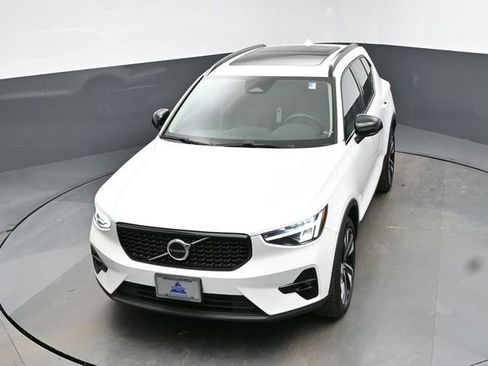 Used 2023 Volvo XC40 B5 Plus w/ Driver Assist Package image 37