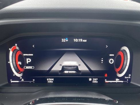 Used 2025 Nissan Rogue Platinum image 18