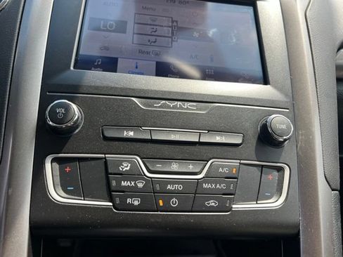 Used 2020 Ford Fusion SE w/ Equipment Group 151A FWD image 20