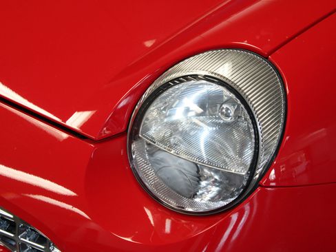Used 2005 Ford Thunderbird RWD image 16