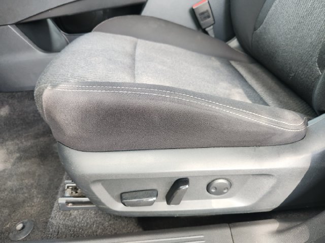 Used 2025 Nissan Rogue SV FWD image 21