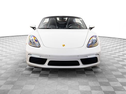 Used 2019 Porsche 718 Boxster image 9