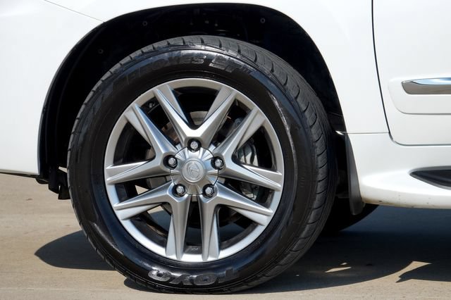 Used 2013 Lexus LX 570 4WD w/ Luxury Pkg w/Pre-crash image 38