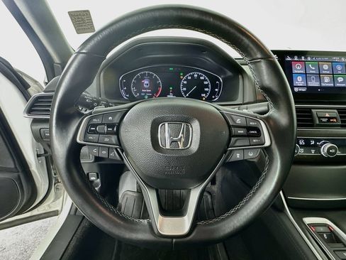 Used 2018 Honda Accord Touring image 11