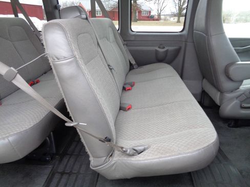 Used 2018 GMC Savana 3500 LT w/ LT Preferred Equipment Group image 39