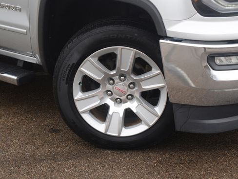 Used 2018 GMC Sierra 1500 SLE w/ SLE Value Package image 29