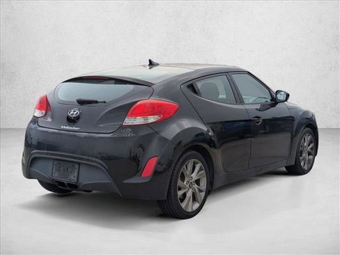 Used 2016 Hyundai Veloster image 4