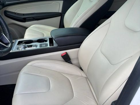 Used 2021 Ford Edge Titanium FWD image 14