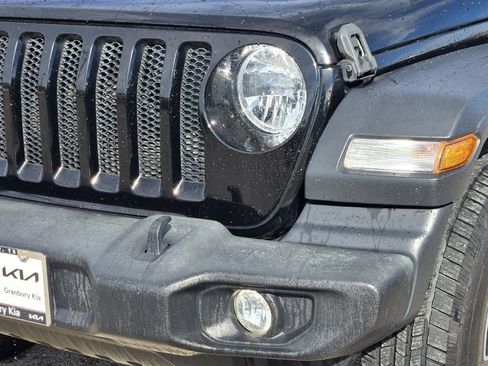 Used 2018 Jeep Wrangler Unlimited Sport S image 7