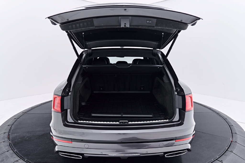Used 2020 Bentley Bentayga Speed AWD/4WD image 23