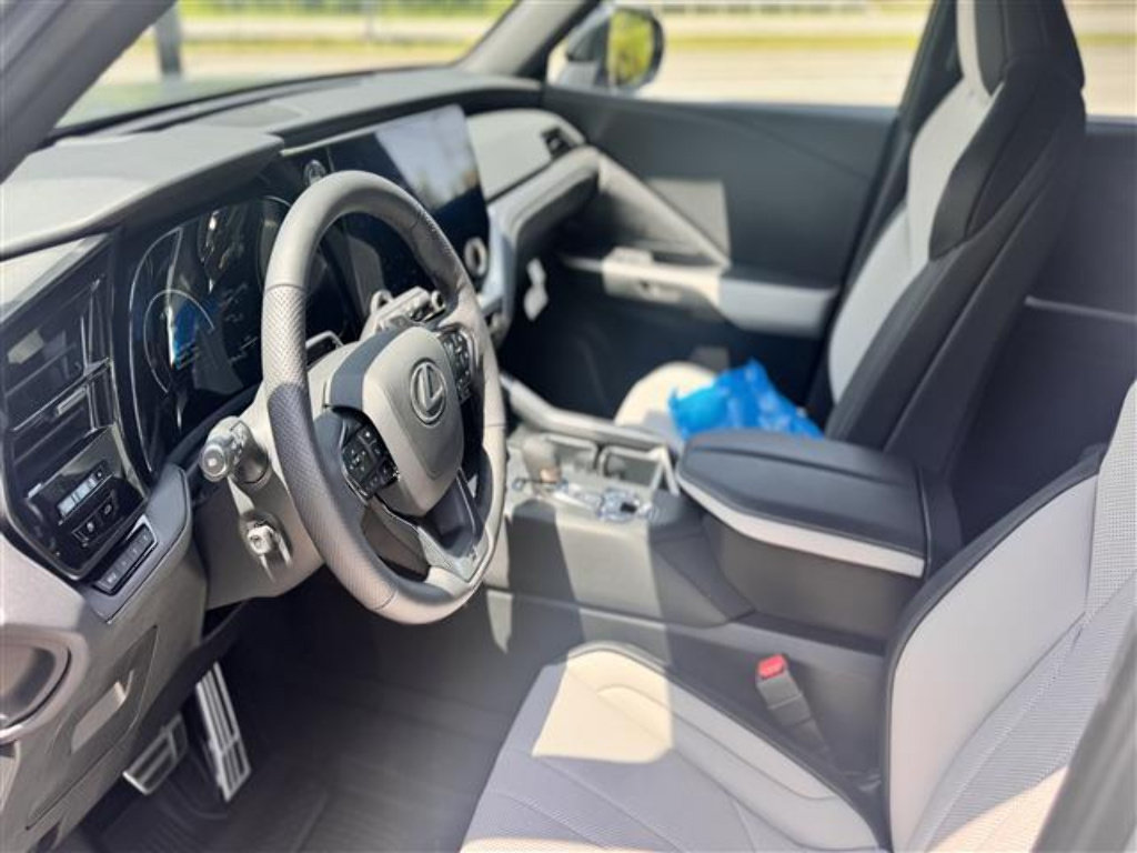 New 2025 Lexus TX 500h AWD w/ Technology Package image 13