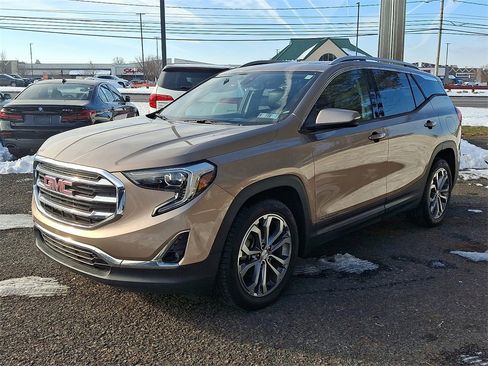 Certified 2018 GMC Terrain SLT w/ Preferred Package image 3