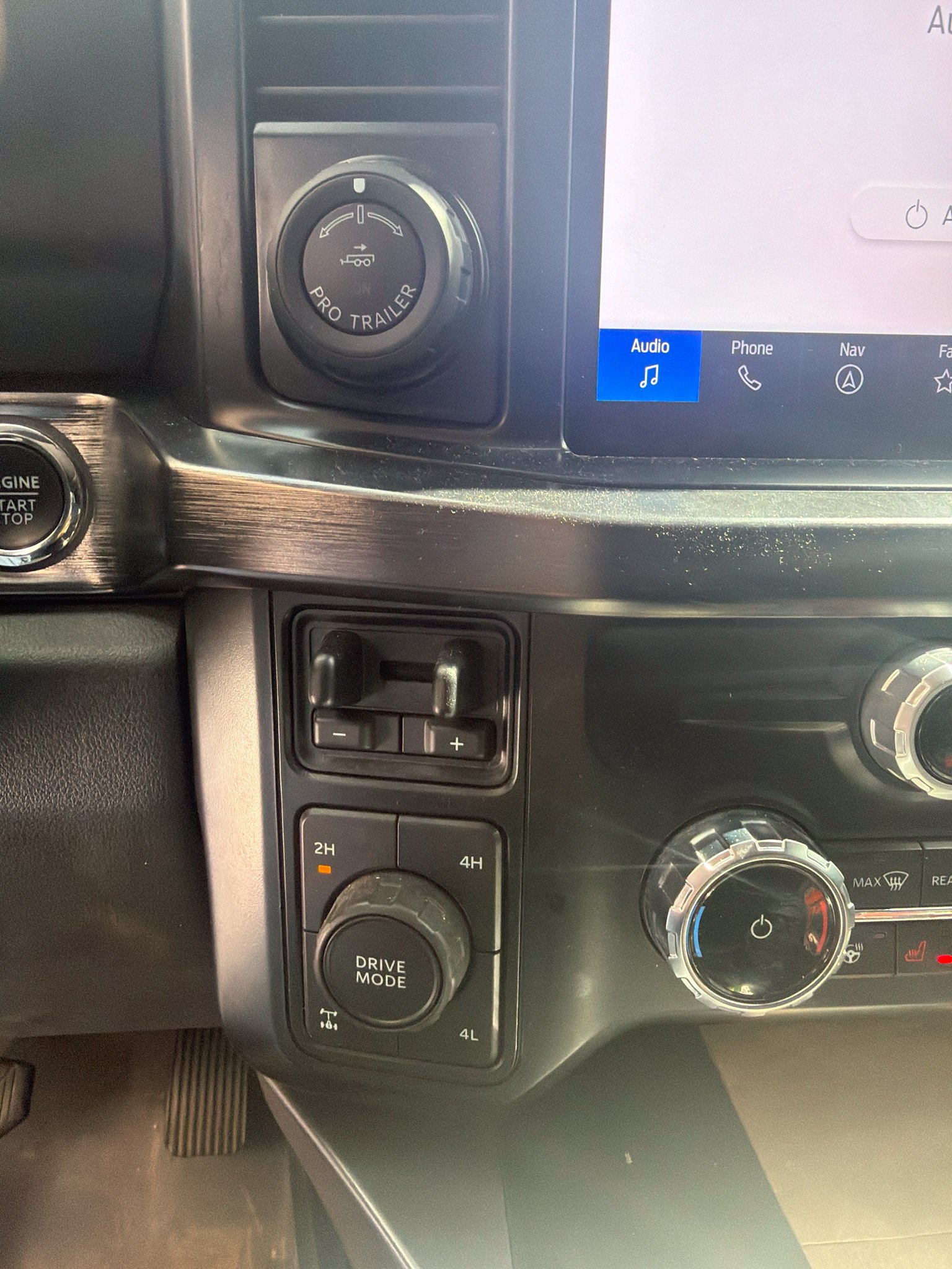 Used 2024 Ford F250 Lariat w/ Lariat Ultimate Package AWD/4WD image 10