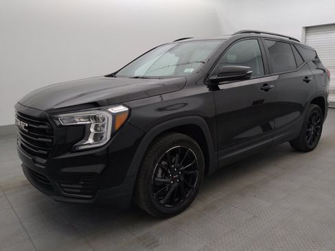 Used 2023 GMC Terrain SLE w/ Driver Convenience Package AWD/4WD image 2