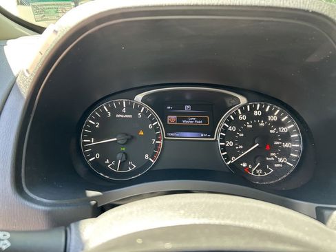 Used 2017 Nissan Pathfinder SV FWD image 20