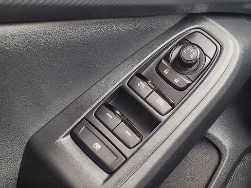 Certified 2025 Subaru Crosstrek 2.0i Premium image 10