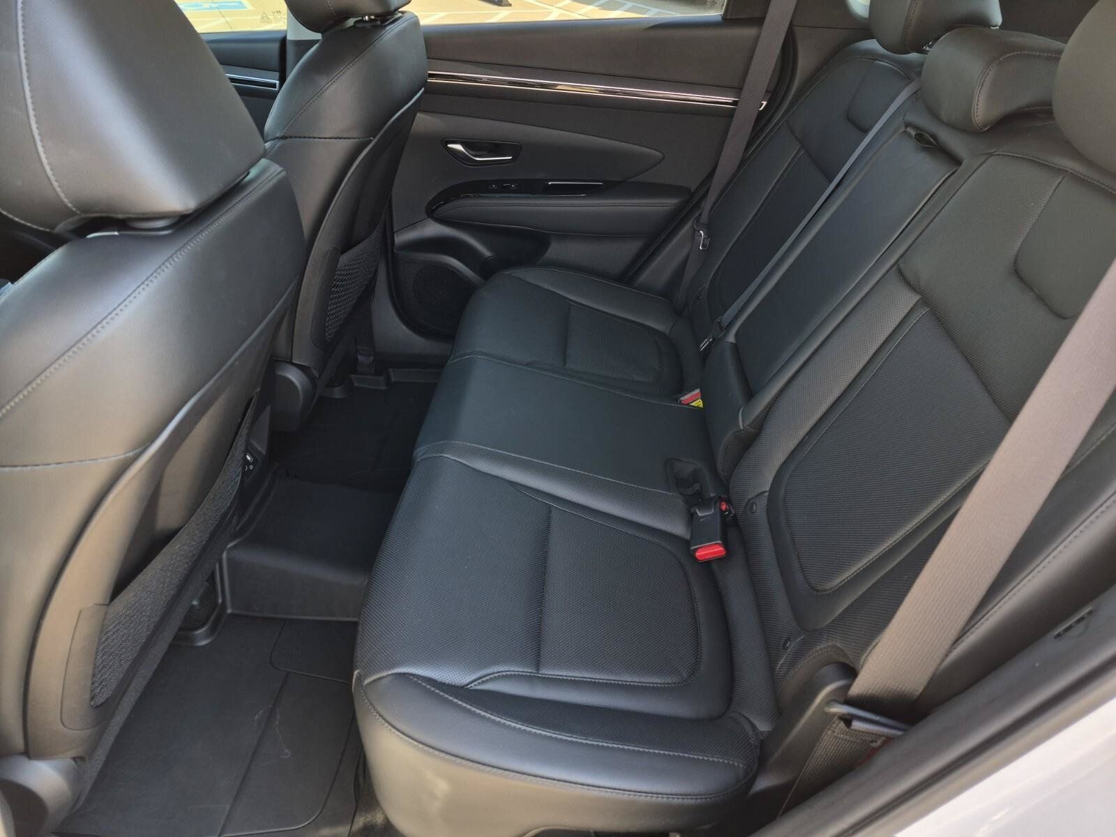 Used 2024 Hyundai Tucson Limited AWD/4WD image 16