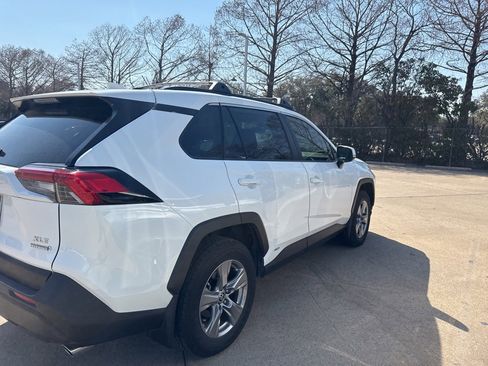 Used 2023 Toyota RAV4 XLE w/ Convenience Package image 3