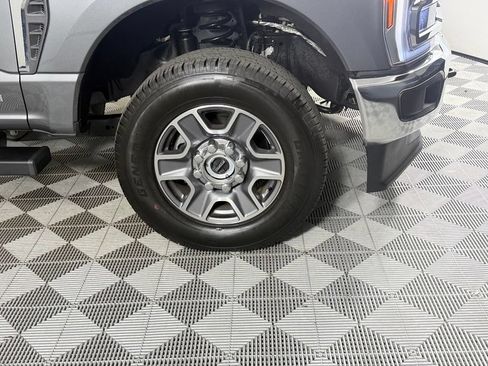 Used 2026 Ford F350 Lariat AWD/4WD image 13
