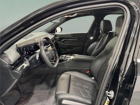 New 2026 BMW 530i xDrive w/ Convenience Package image 24