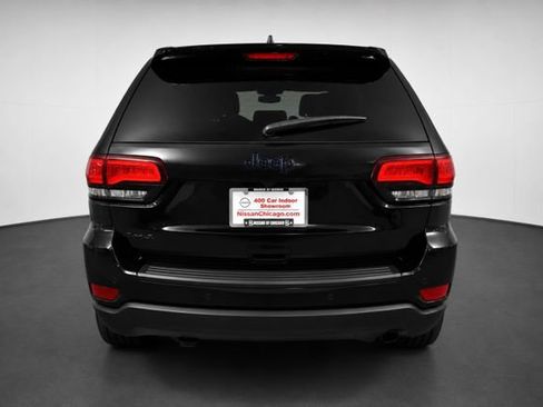 Used 2018 Jeep Grand Cherokee Laredo AWD/4WD image 5