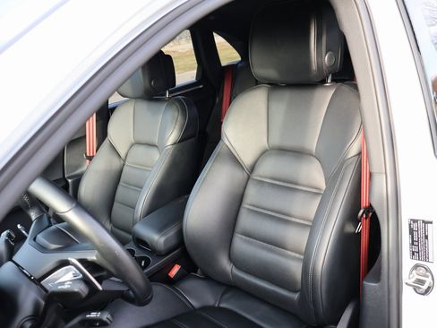 Used 2024 Porsche Macan GTS image 5