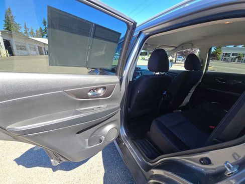 Used 2018 Nissan Rogue SV AWD/4WD image 15