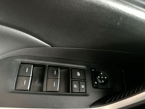 Used 2025 Toyota RAV4 XLE AWD/4WD image 17