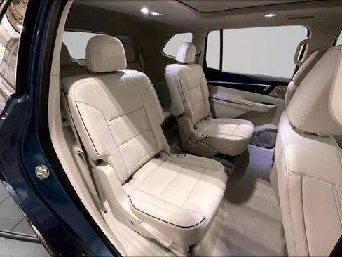 Used 2026 Buick Enclave Avenir w/ Super Cruise Package AWD/4WD image 27