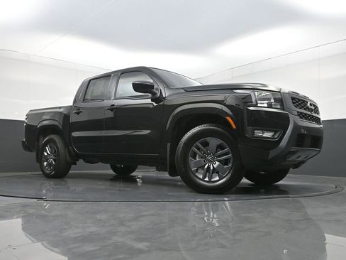 Used 2025 Nissan Frontier SV w/ SV Convenience Package RWD image 23