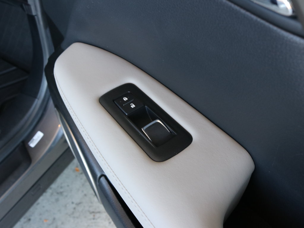 Used 2019 Lexus RX 450h AWD w/ Navigation Package image 44