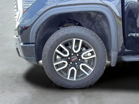 Used 2025 GMC Sierra 1500 AT4 w/ AT4 Premium Package AWD/4WD image 44
