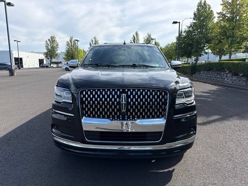 Used 2024 Lincoln Navigator Black Label AWD/4WD image 2