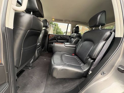 Used 2016 INFINITI QX80 4WD w/ Deluxe Technology Package image 21