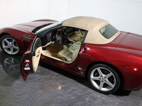 Used 2006 Chevrolet Corvette Convertible w/ Preferred Equipment Group RWD image 5