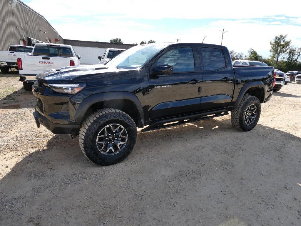 New 2026 Chevrolet Colorado ZR2 w/ Technology Package AWD/4WD image 8