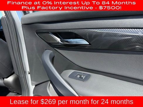 New 2025 VinFast VF 8 Eco image 11