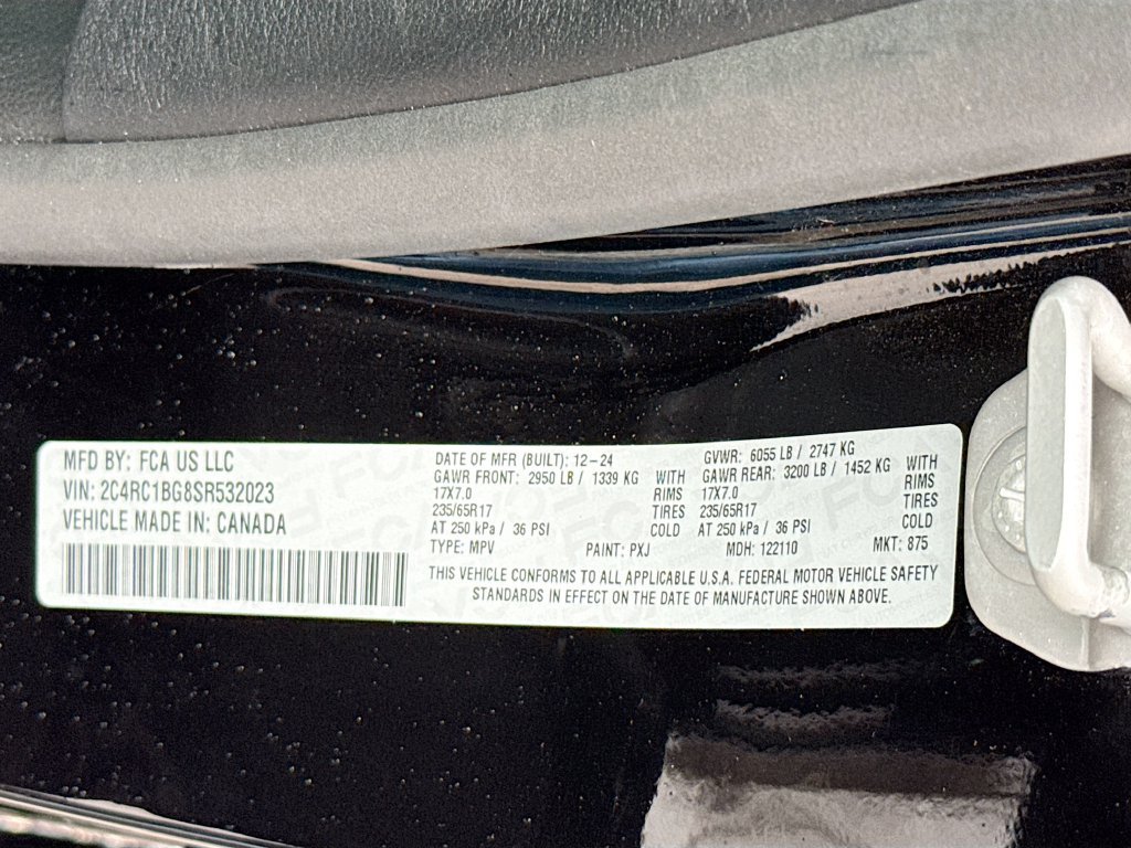 Used 2025 Chrysler Pacifica Select FWD image 36