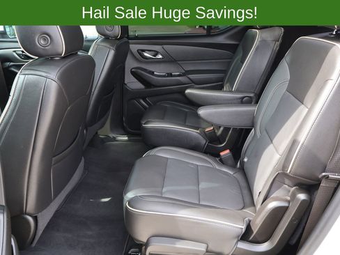 Used 2023 Chevrolet Traverse Premier FWD image 15