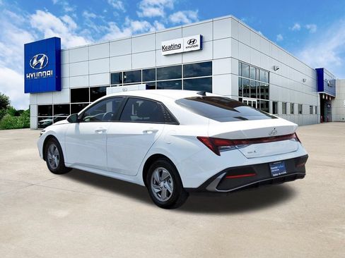 Certified 2026 Hyundai Elantra SE FWD image 7