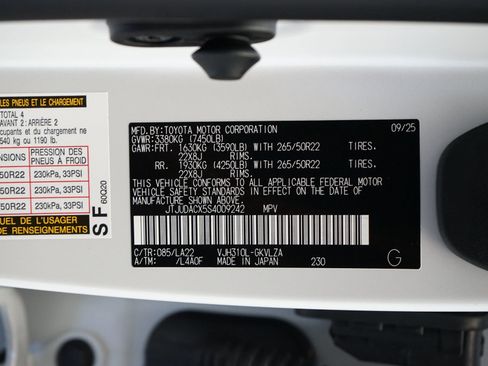 Used 2025 Lexus LX 700h Ultra Luxury w/ Accessory Package (2T) AWD/4WD image 35
